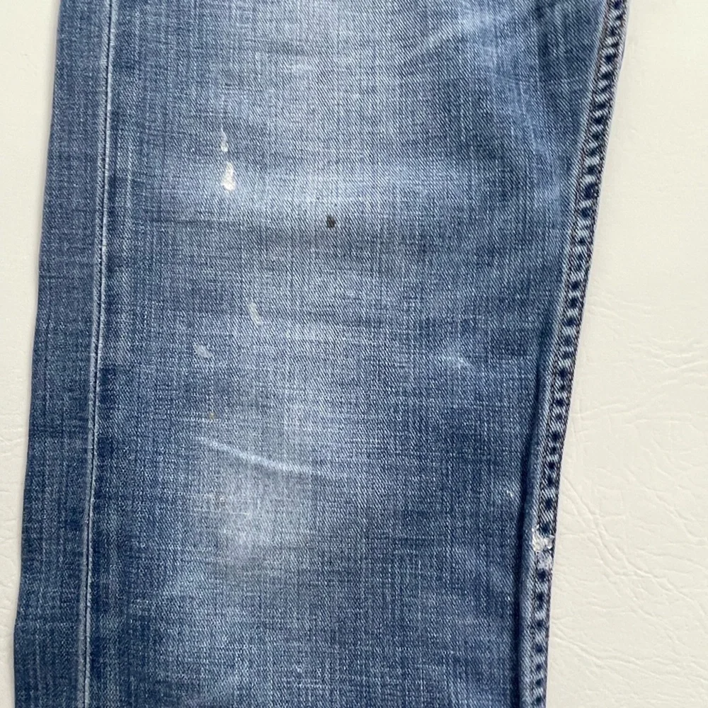 Levi’s 505 Light Wash Relaxed Straight Jeans – 32x32